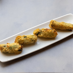 Cheesy Cabbage Roll ( Prawn) 